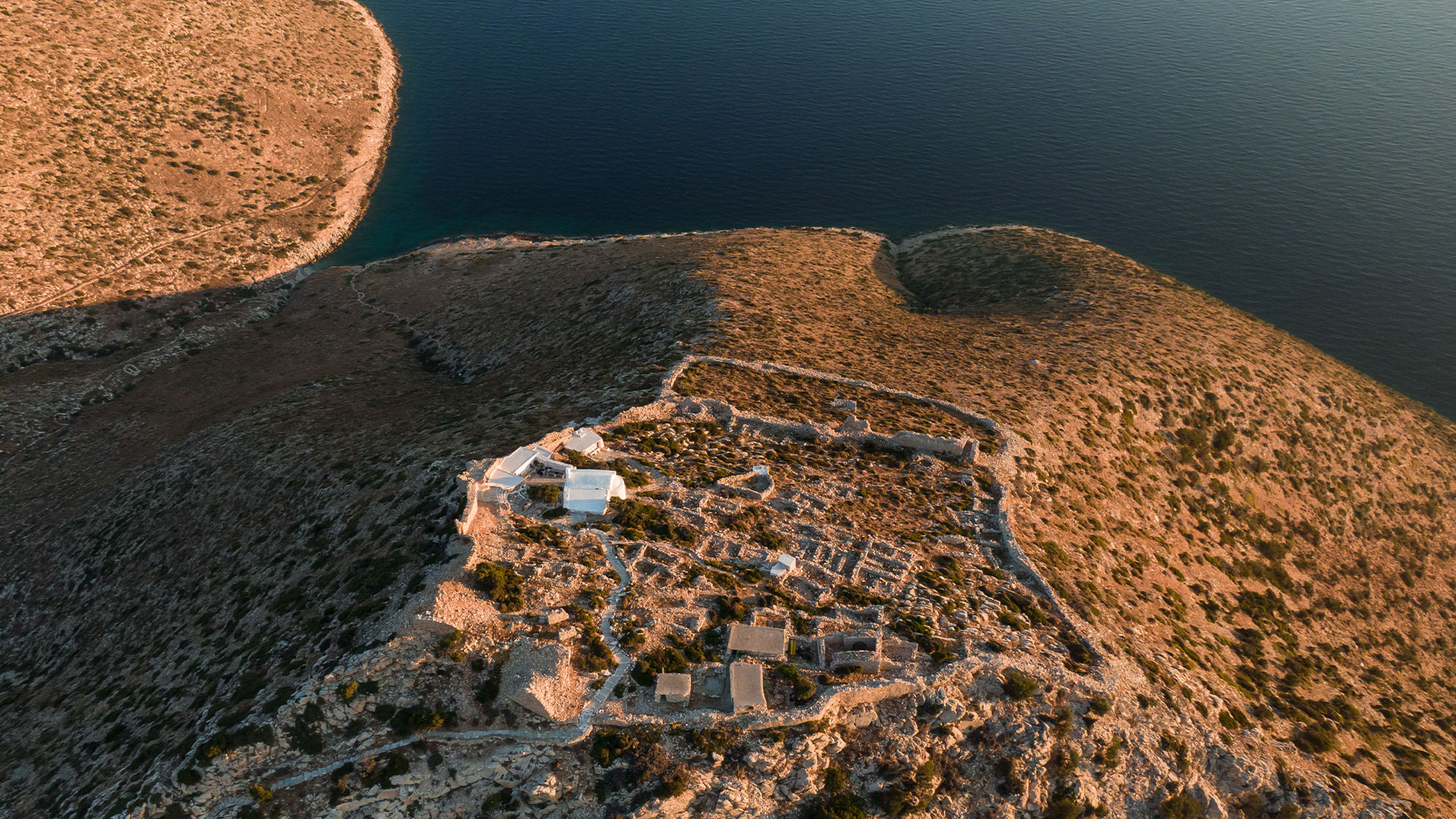 Ios Alcyon Suites - Where Luxury Meets Tranquility in the Charming Island of Ios, Greece
